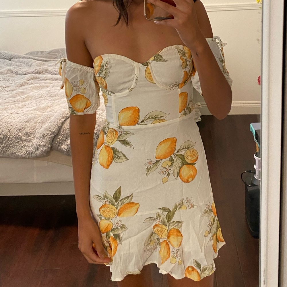 For love and lemons lemon dress perfect condition 😍😍